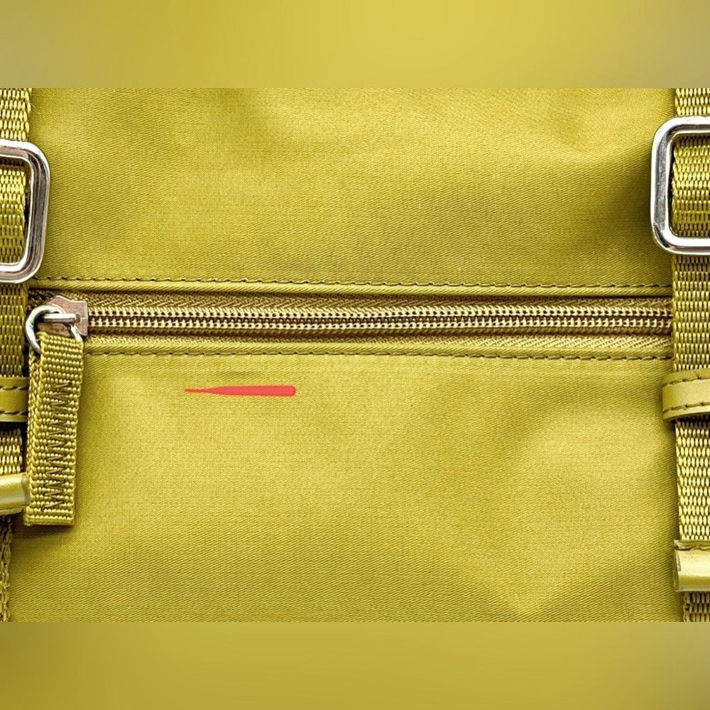 NWT Kenneth Cole Reaction Small Moss Green Barrel Bag - Picture 7 of 10